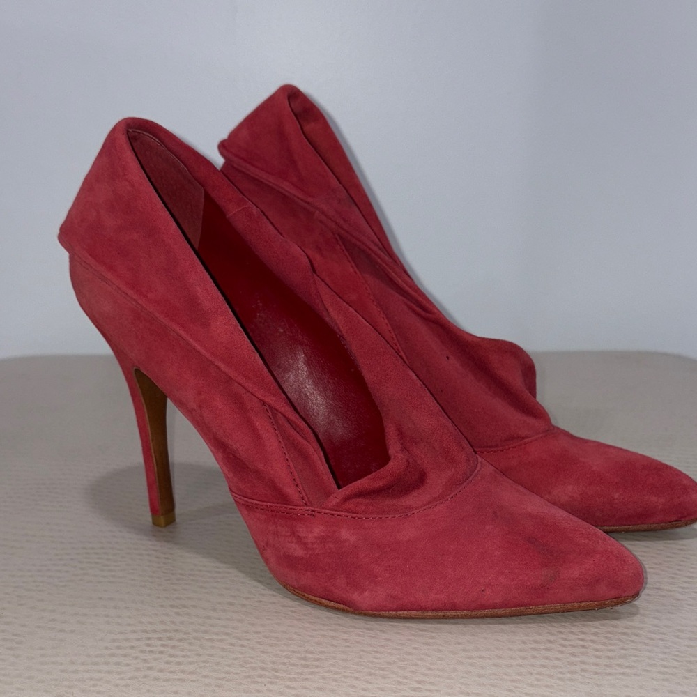 SCHUTZ Elegant Red Suede Heels